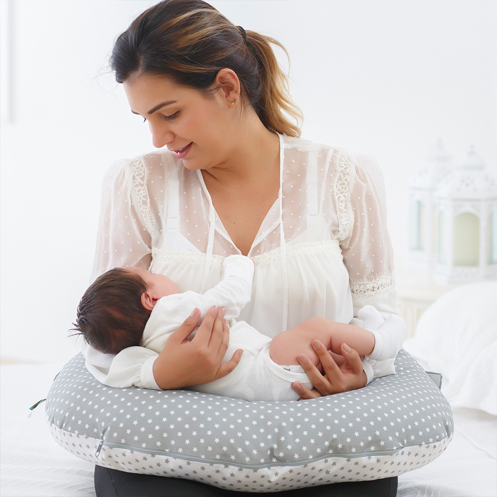 DIY: Cojín de lactancia  Cojines bebe, Cojin lactancia, Amamantando bebe